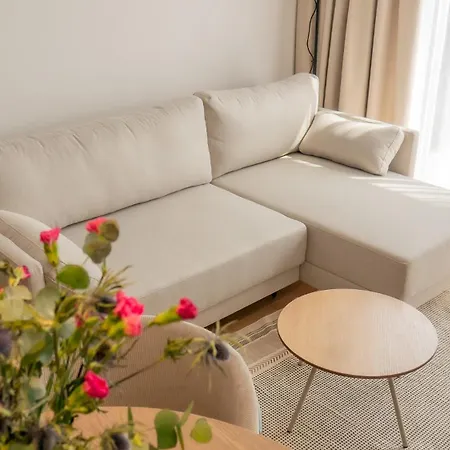 Aleja Poludniowa 12 Surfingbird *